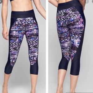 NEW! ATHLETA TRI-SSENTIAL SWIM CAPRI SMALL